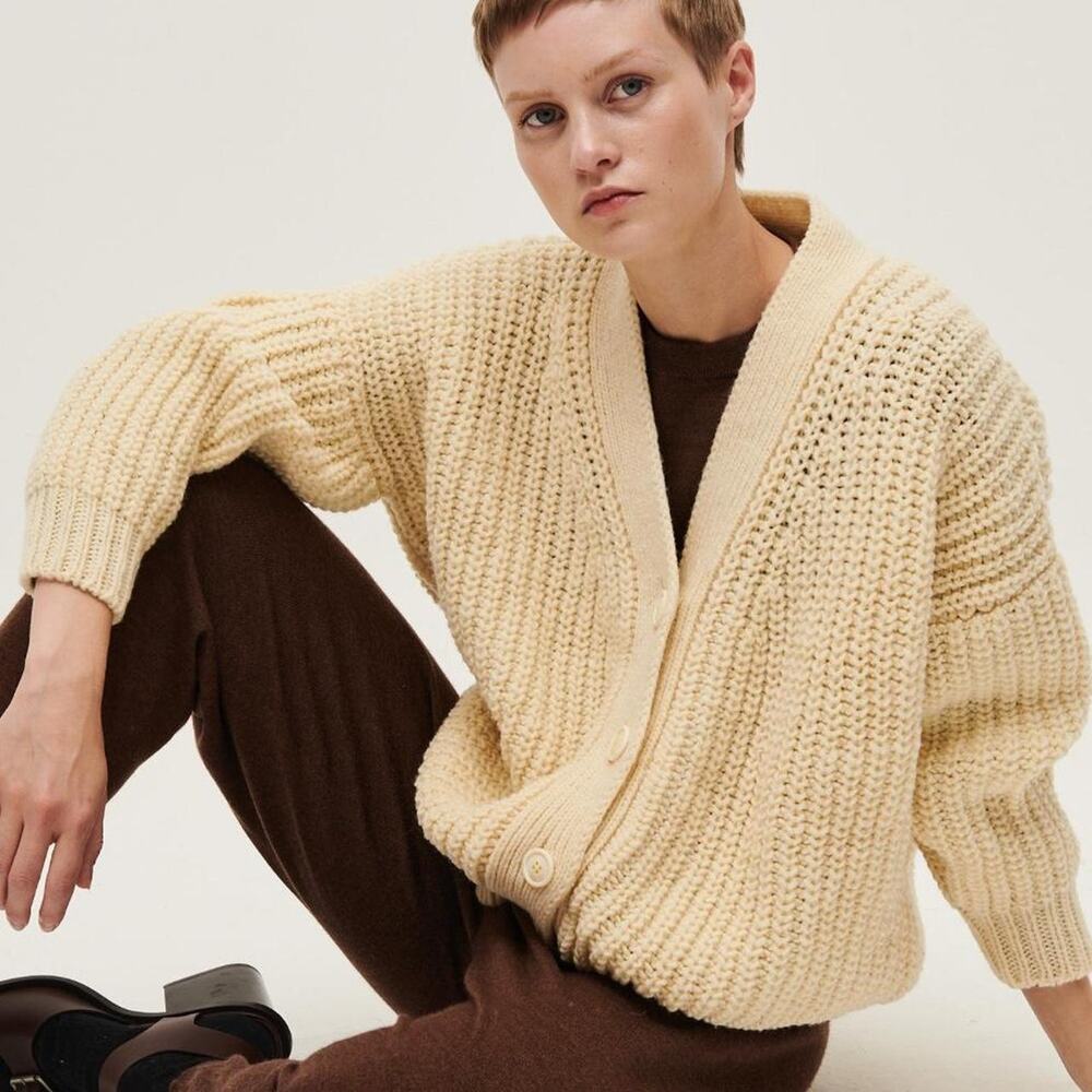 Babaa cardigan no 19 in Natural